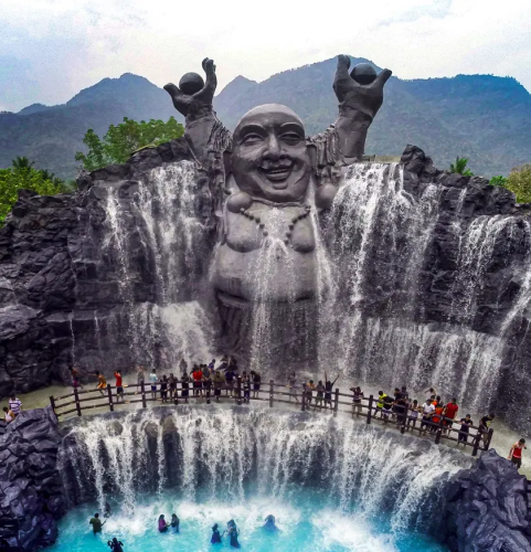 Discover an out-of-this-world fun, excitement, adventure, and enchanting environment at Black Thunder, a theme park at Mettupalayam on the highway to Ooty. Nestled in the foothills of the scenic Nilgiri Hills, this ultimate holiday destination offers you a variety of fabulous water rides, mind-boggling dry rides, boating, a resort, and much more. This water theme park, in its entirety, stands by its byline “Great Place, Great Fun.”